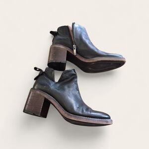 Agressor Women's BlackHand-Finished Leather Zip Ankle Booties 6 Block Heel Moto